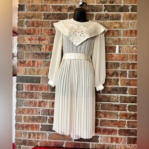 ME II Petites By Lucerg Vintage 90’s Beige Long Sleeve Dress Women’s Size:8